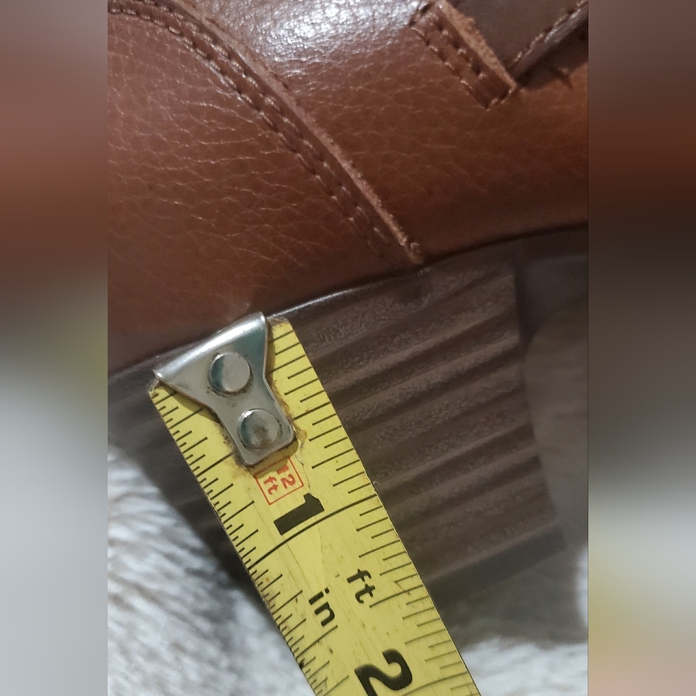 New Size 8 Clark's Leather Heeled Bootie - Picture 14 of 15